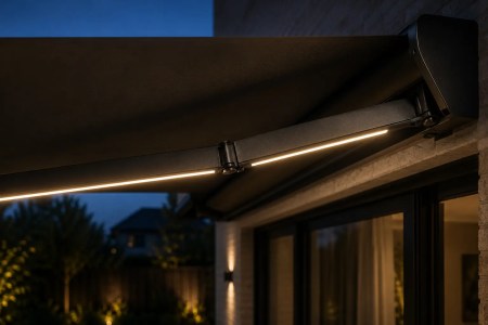 LED verlichting productpaginas Geïntegreerde LED-verlichting in een elektrisch zonnescherm van Terralux Outdoor